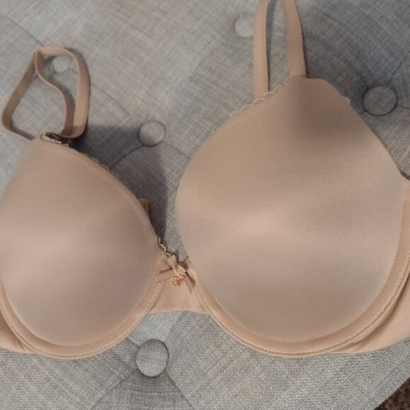 Victoria's Secret Body By Victoria 36B Bra - Picture 1 of 8
